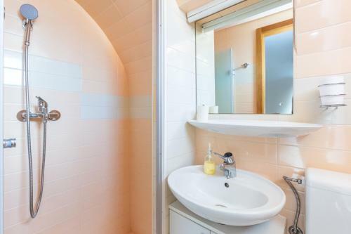Apartment Sepat With Free Parking Place In Baska