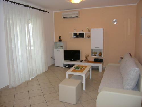 Apartments Biljana For Relaxing Holidays In Baska
