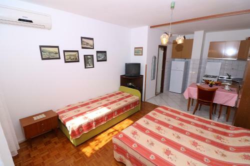 Apartments Magasic With Terrace