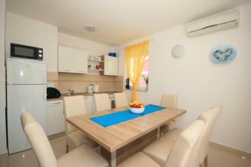 Apartment Mimoza 5, Baska, Krk