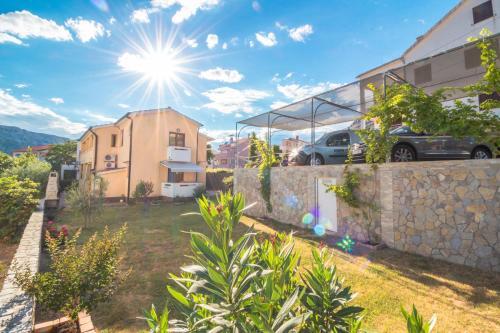 Apartments Dujmovic With Terrace