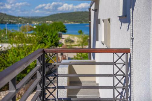 Apartmani Kameno Sidro