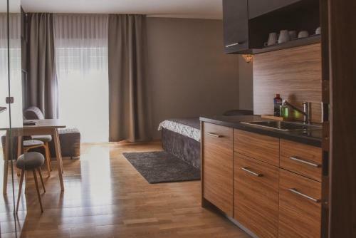 Apartmani Kameno Sidro