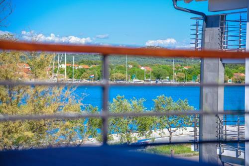 Apartmani Kameno Sidro