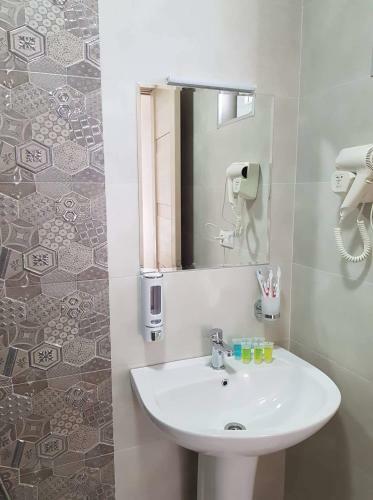 Hostal Baqari Inn