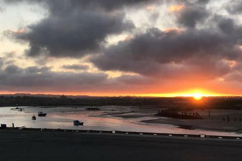 On The Harbour - Unrivalled Views Of Amble's Harbour And Estuary