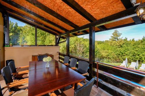 Jungle House