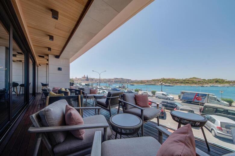 Land's End, Boutique Hotel