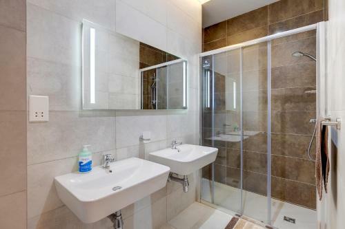 Deluxe Apartment With Valletta And Harbour Views