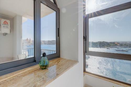 Marvellous Apartment With Valletta And Harbour Views