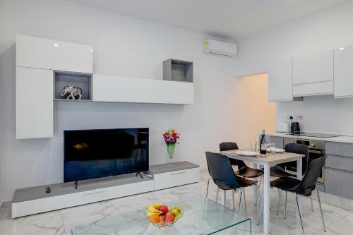 Modern 1br Apartment, Central Location