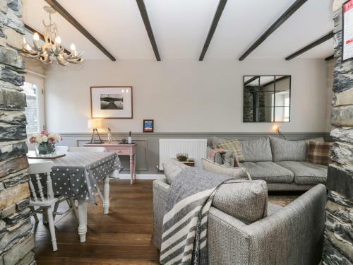 Coach House 1 - Pullwood Bay