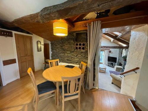 Bakestones - Central Location With Free Integral Private Parking