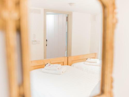 Pass The Keys Compact 2 Bed, 2 Bath With Amazing Views & Parking