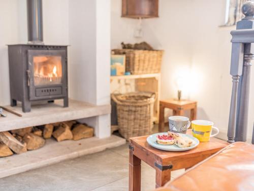 Pass The Keys Compact 2 Bed, 2 Bath With Amazing Views & Parking