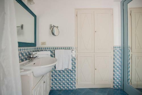 Villa La Rosinella - Exclusive Views & Location