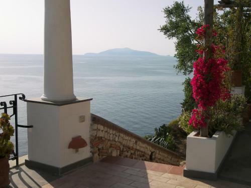 Hostal Casa Orrico - Blue Grotto
