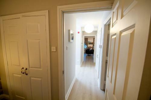 Beautiful And Spacious 2 Bedroom Apartment With Stunning Beach Views