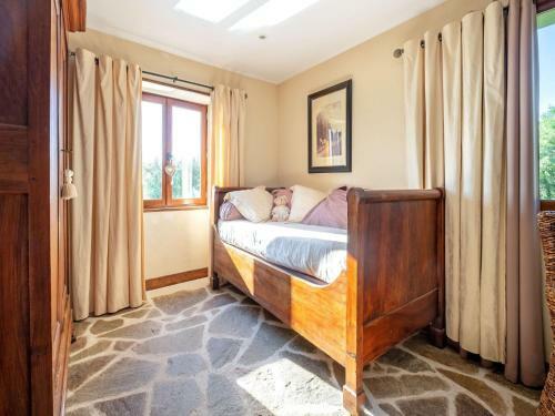 Plush Holiday Home In Altillac With A Private Swimming Pool