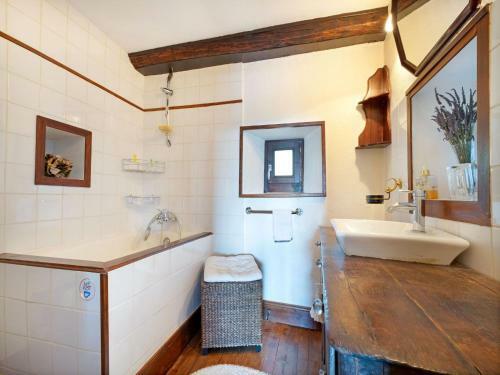 Plush Holiday Home In Altillac With A Private Swimming Pool