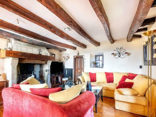 Plush Holiday Home In Altillac With A Private Swimming Pool
