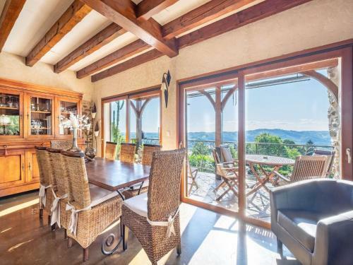 Plush Holiday Home In Altillac With A Private Swimming Pool