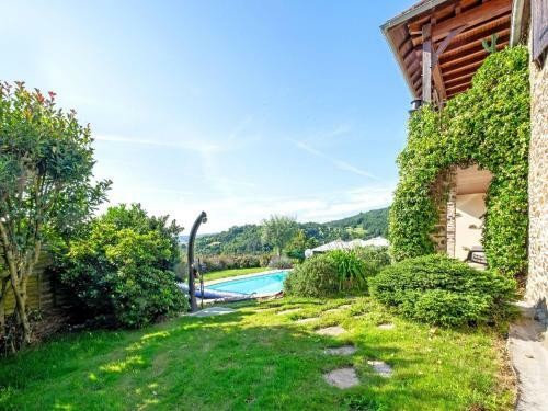 Plush Holiday Home In Altillac With A Private Swimming Pool