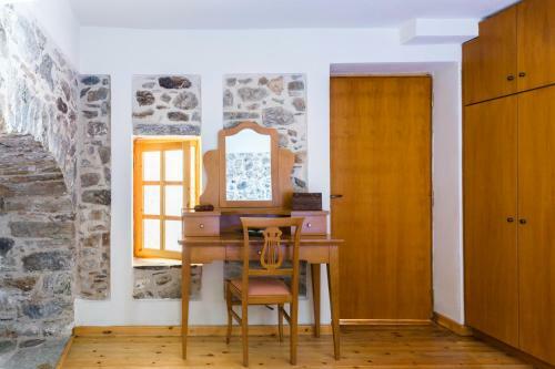 Traditional Stone Maisonette In Anogeia