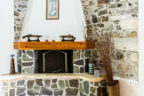 Traditional Stone Maisonette In Anogeia