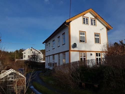Apartamento Ferieleilighet P� Trom�y, Arendal
