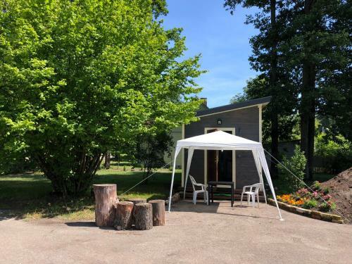Melluzi Cottage