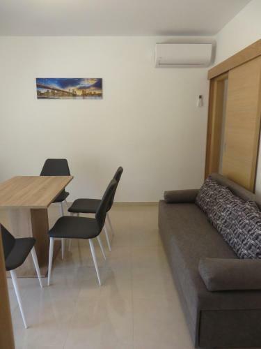 Luka Apartments