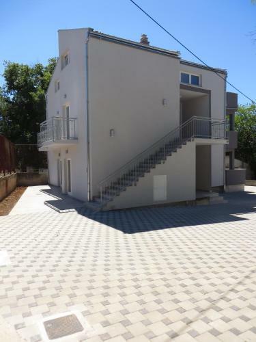 Luka Apartments