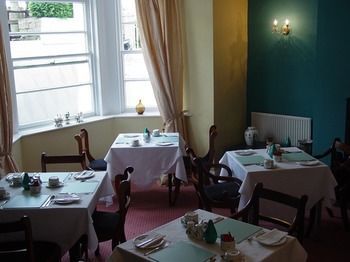 Hostal Cranborne Guest Accommodation