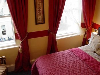 Hostal Cranborne Guest Accommodation