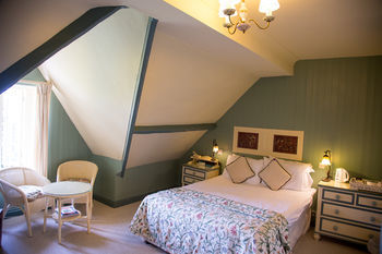 Orestone Manor Hotel