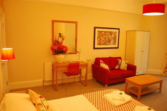 Hostal Torcroft Hotel