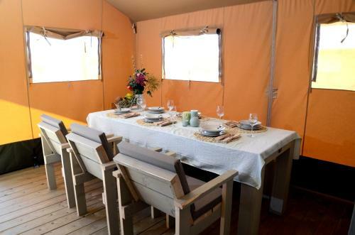 Grande Glamping With Pool