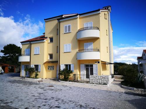 Apartments Kova?i?ek 5