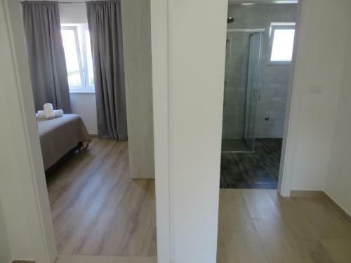 M&l Holliday Home