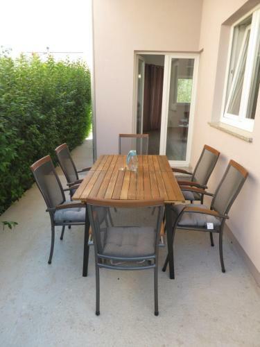 M&l Holliday Home