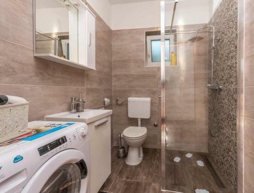 Poolincluded Apartment Mirjana