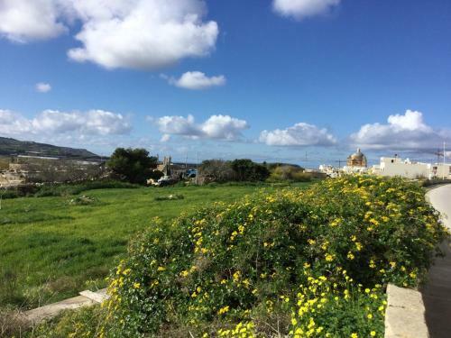 4-bedroom Wardija Villa With Pool And Countryviews