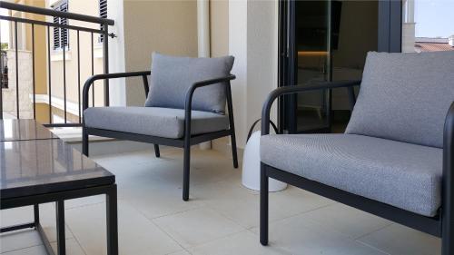 Lustica Bay Centrale Lovely 2 Bedroom Apartment