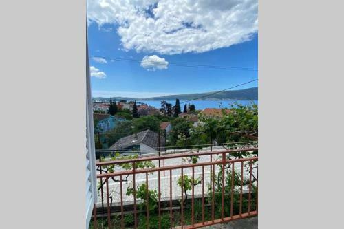 Lovely And Peaceful Vintage Apartment Near Beach