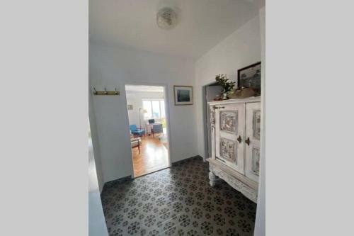 Lovely And Peaceful Vintage Apartment Near Beach