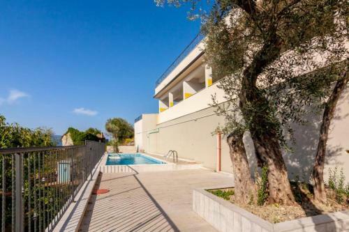Tivat Apartment With Pool And Amazing Sea Views