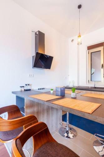 Tivat Apartment With Pool And Amazing Sea Views