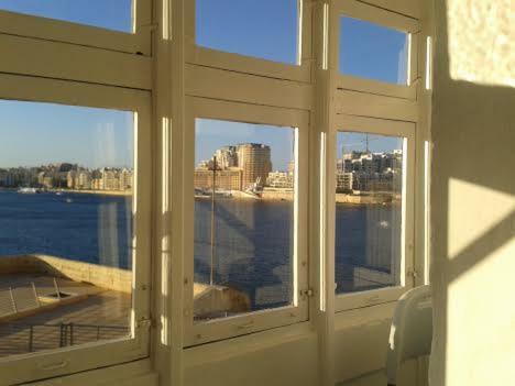 Valletta Central Sea View,budget Apartment