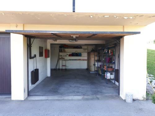 Maison Enti�re Dans Un Parc Arbor� En Haute-savoie